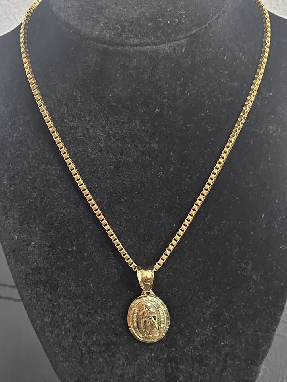 16inch 14k Gold-Plated steel. 2.5mm box Chain w/oval lady Guadalupe charm